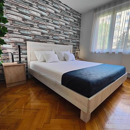 Comfort 14 -- Stylish City Apartment Netflix, Wi-Fi & Parking Mişcolţ Exterior foto