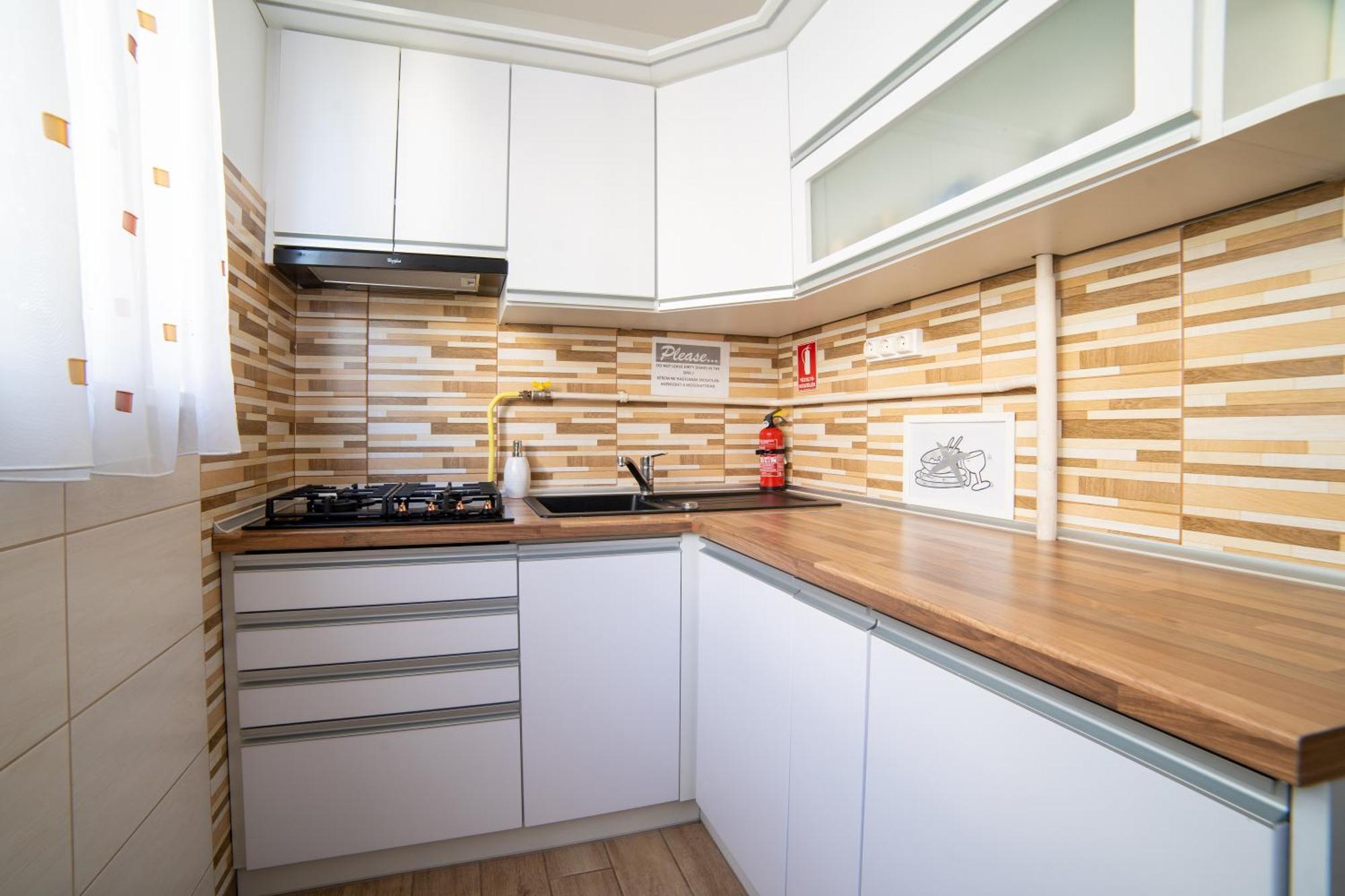 Comfort 14 -- Stylish City Apartment Netflix, Wi-Fi & Parking Mişcolţ Exterior foto