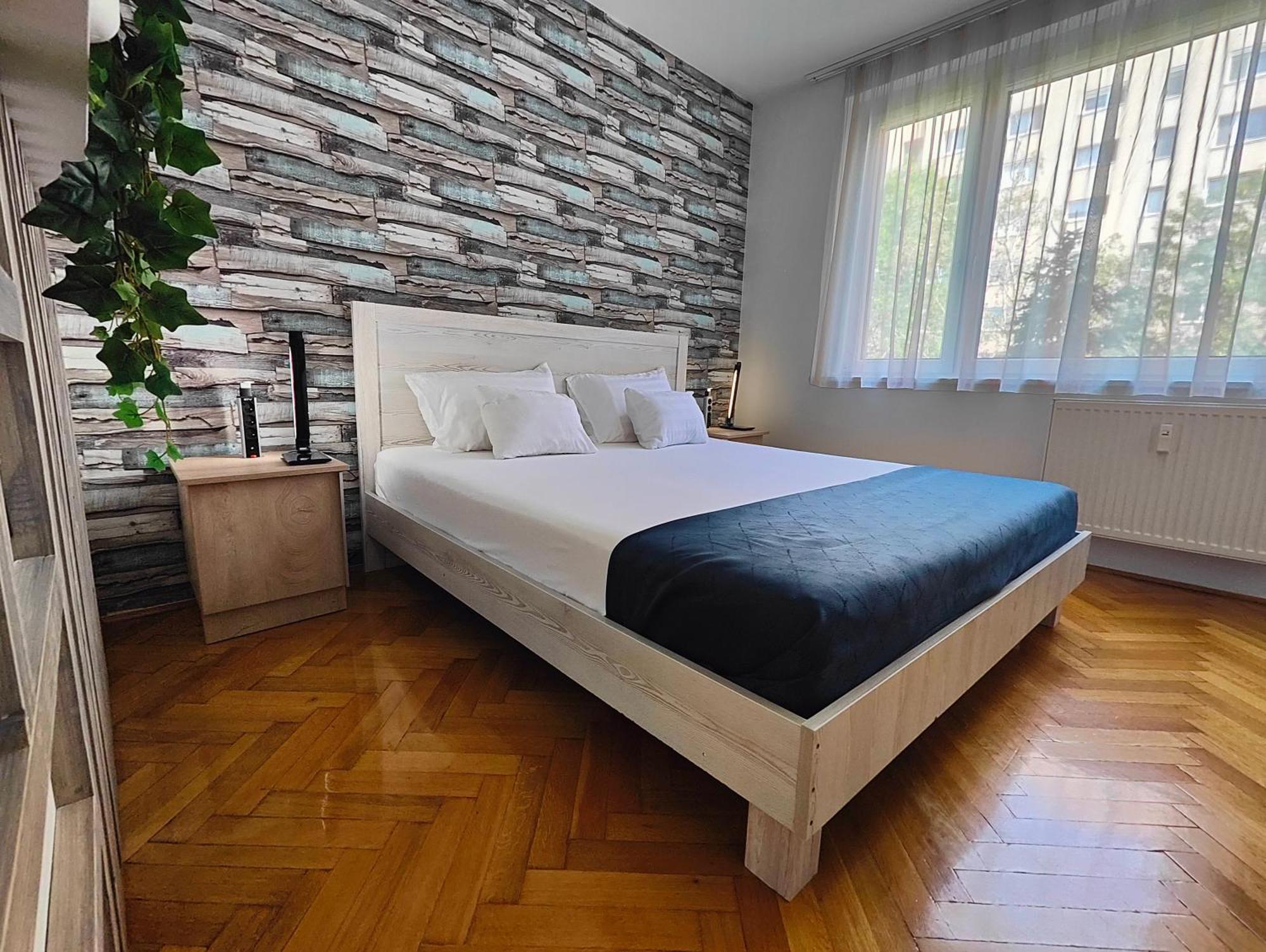 Comfort 14 -- Stylish City Apartment Netflix, Wi-Fi & Parking Mişcolţ Exterior foto